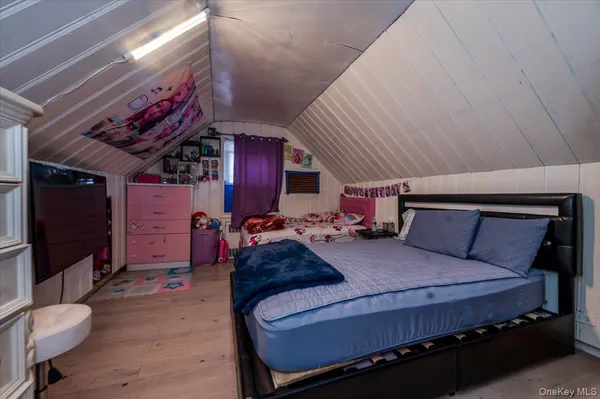 $759,000 | 21 Oak Avenue, Inwood, NY 11096