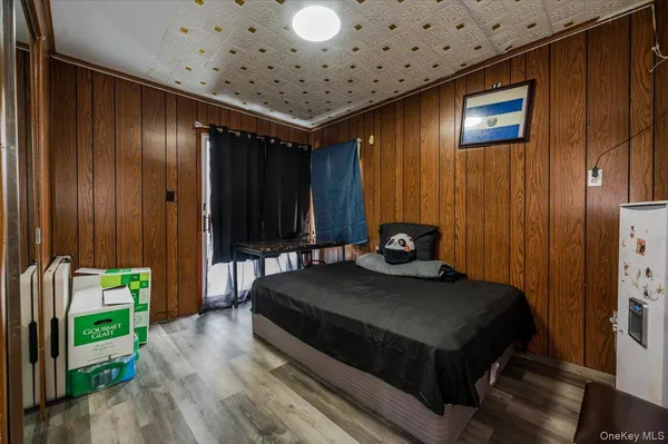 $759,000 | 21 Oak Avenue, Inwood, NY 11096