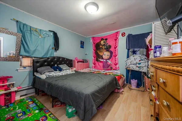 $759,000 | 21 Oak Avenue, Inwood, NY 11096