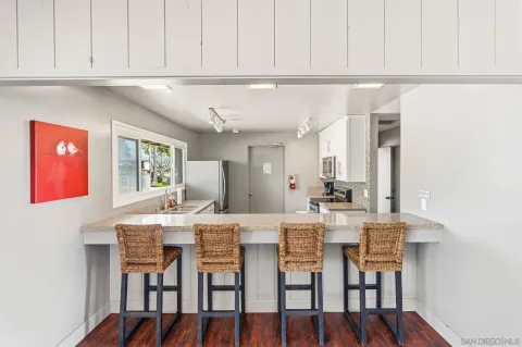 $1,095,000 | 652 East Solana Circle, Solana Beach, CA 92075