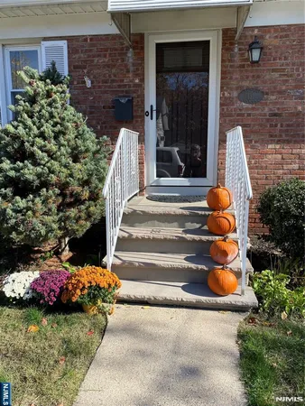 $2,800 | 131 1st Avenue, Hawthorne, NJ 07506