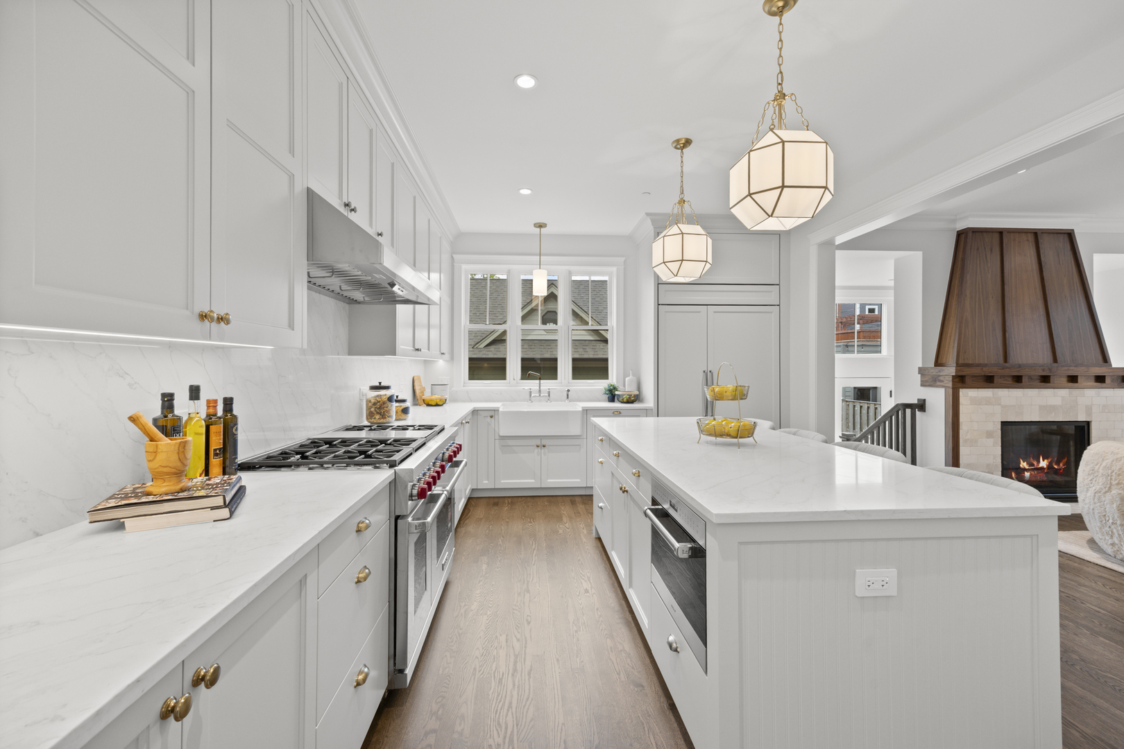 3902 North Hamilton Avenue Chicago, IL 60618 - Photo 20 of 67 a kitchen that has a lot of cabinets in it