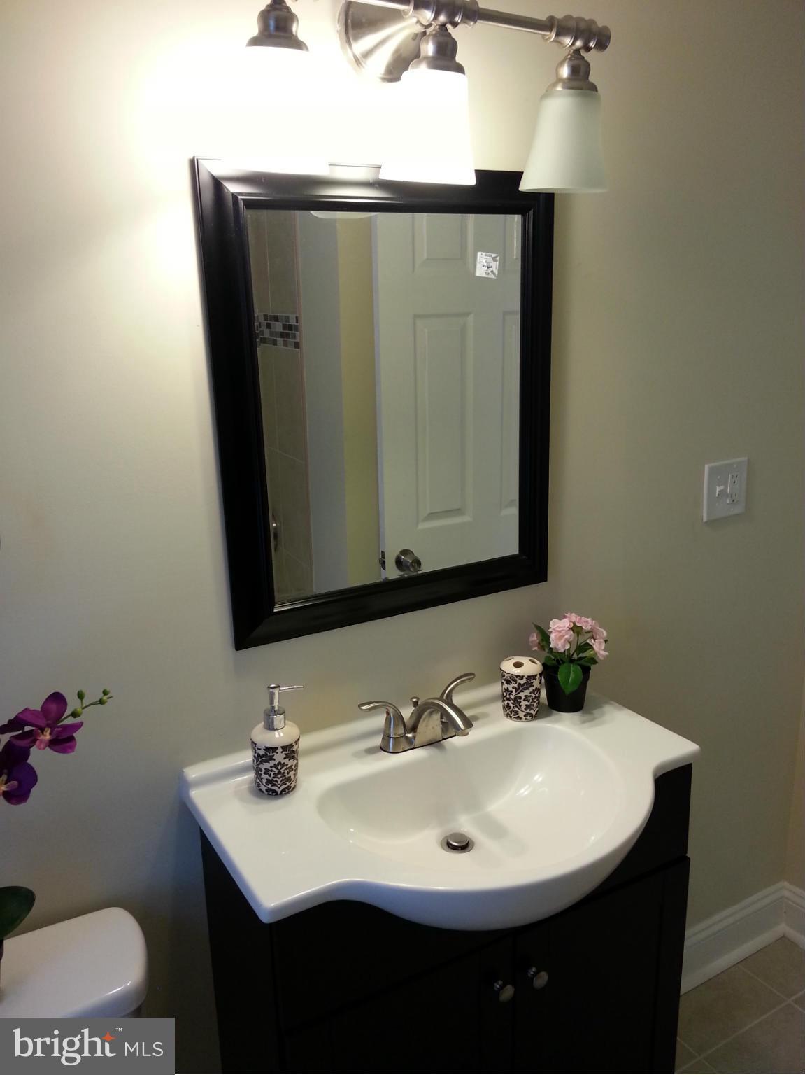 5688 Leiden Road Baltimore, MD 21206 - Photo 17 of 28 Bath