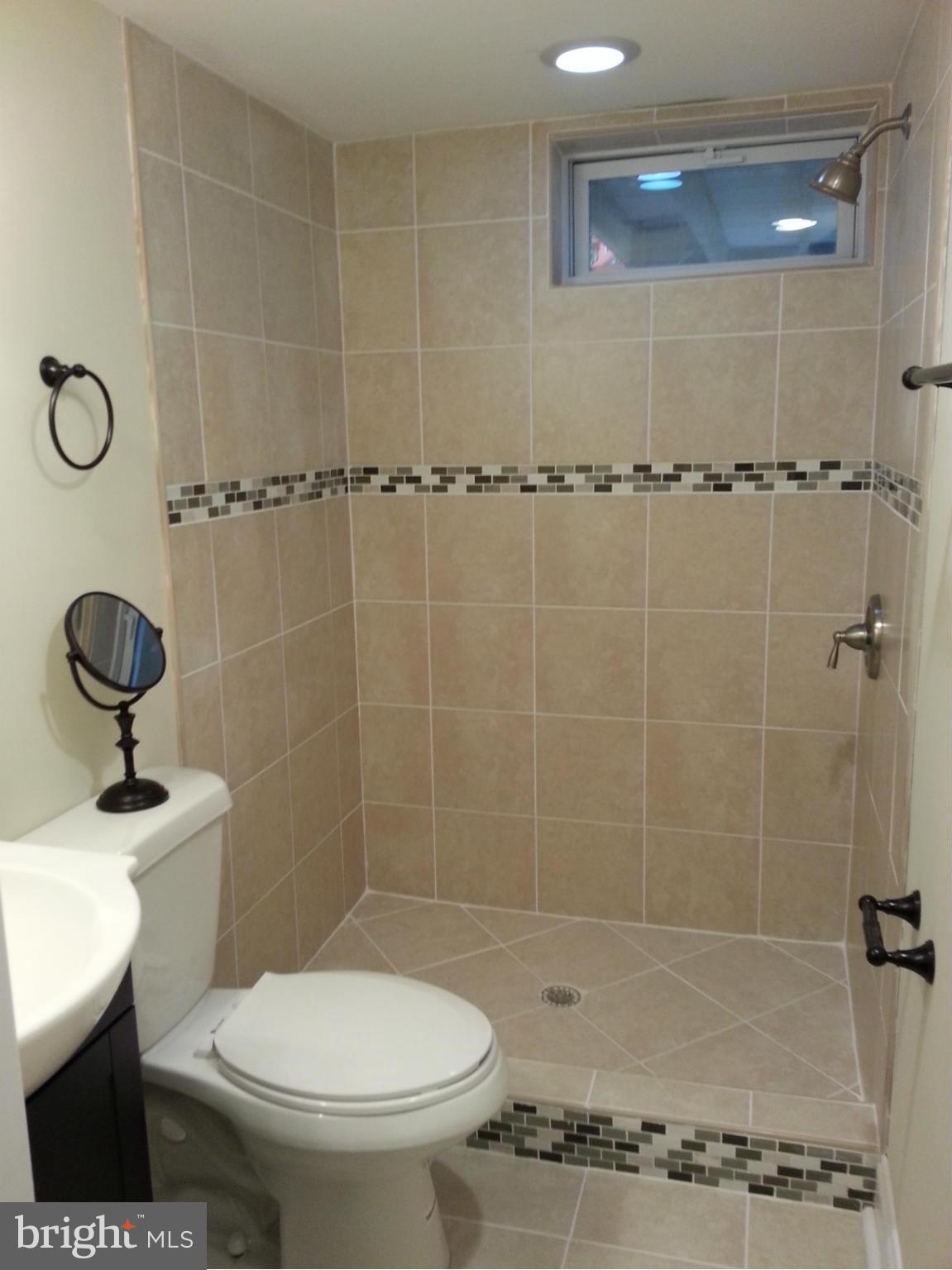 5688 Leiden Road Baltimore, MD 21206 - Photo 24 of 28 Bath