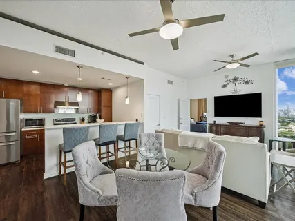 $429,000 | 5925 Almeda Road, Unit 11901, Houston, TX 77004