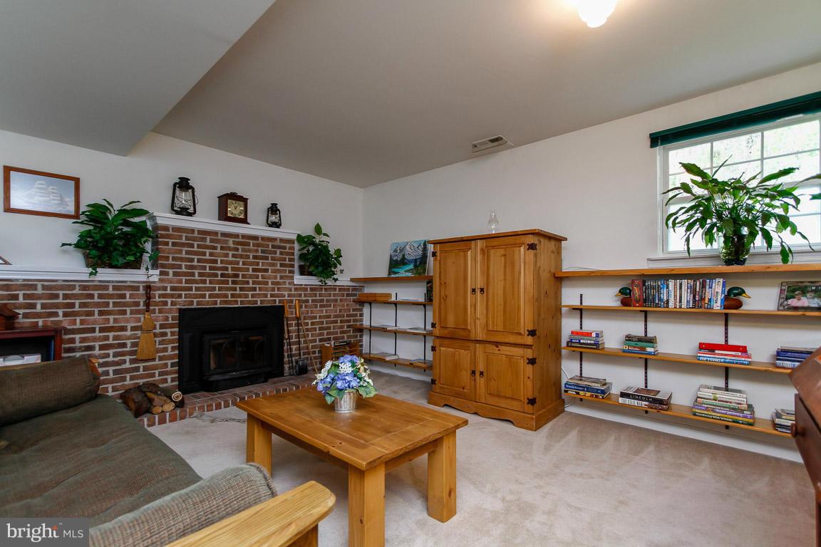 694 Springdale Road New Windsor, MD 21776 - Photo 20 of 30 Family Room