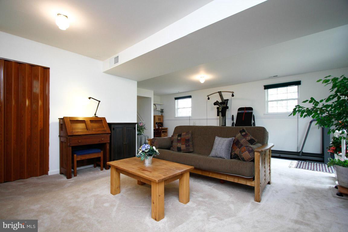694 Springdale Road New Windsor, MD 21776 - Photo 22 of 30 Family Room
