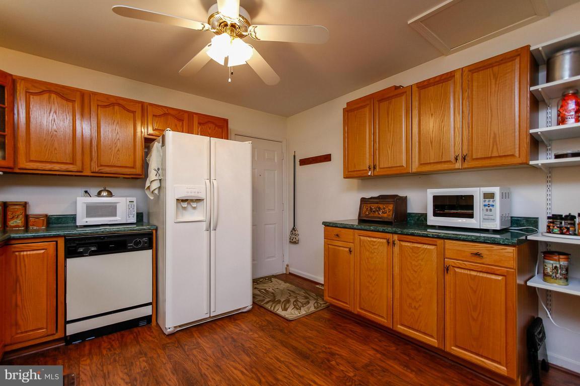 694 Springdale Road New Windsor, MD 21776 - Photo 8 of 30 Kitchen
