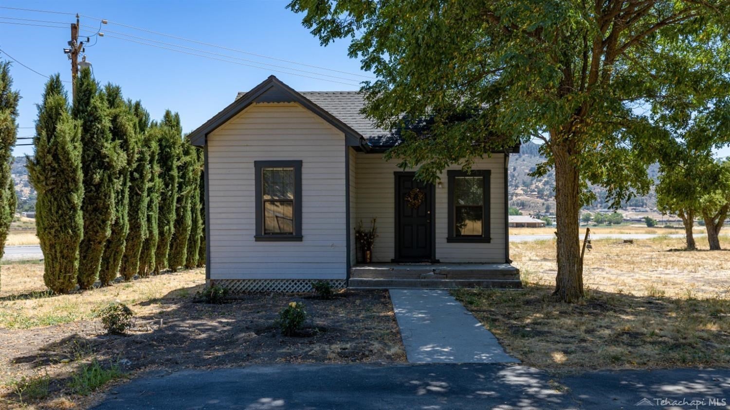 28701 Bear Valley Road Tehachapi, CA 93561 - Photo 45 of 57 guest cottage