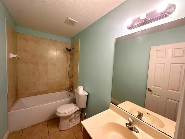 $2,700 | 685 Southwest Hoffenberg Avenue, Port St. Lucie, FL 34953