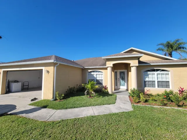 $2,700 | 685 Southwest Hoffenberg Avenue, Port St. Lucie, FL 34953