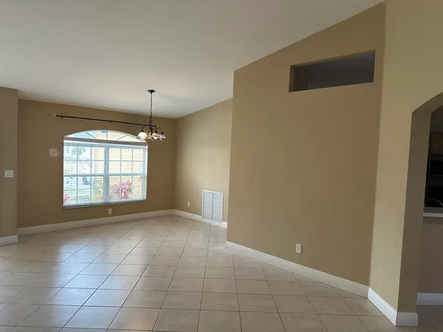 $2,700 | 685 Southwest Hoffenberg Avenue, Port St. Lucie, FL 34953