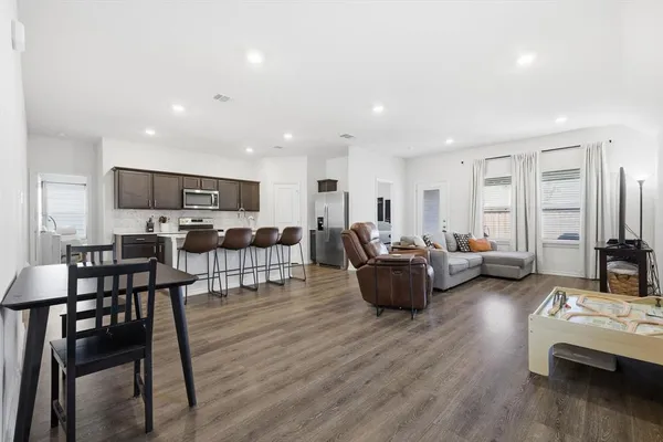 $1,975 | 13117 Don Fisher Lane, Providence Village, TX 76227