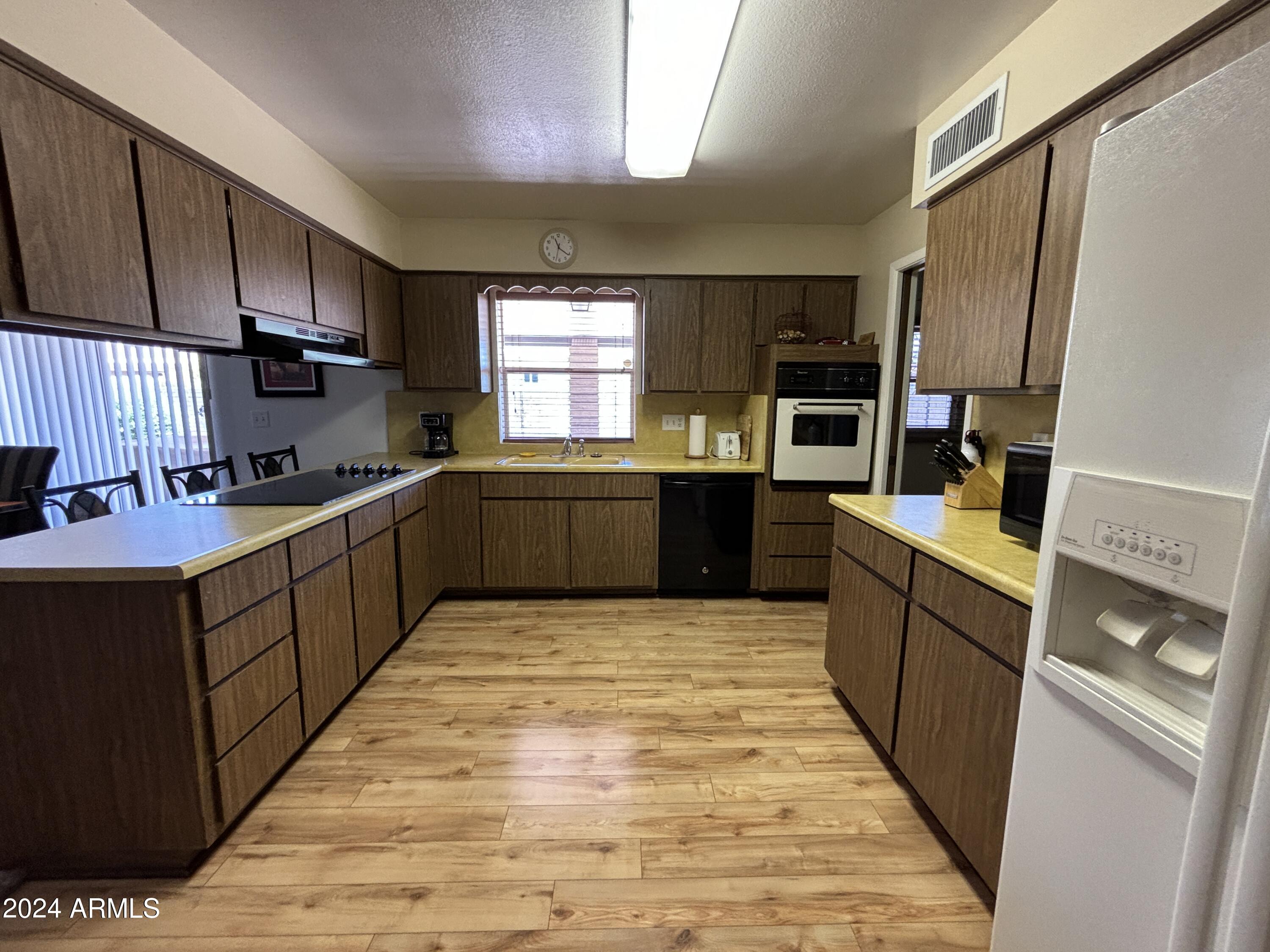 843 South Racine Mesa, AZ 85206 - Photo 9 of 24 9