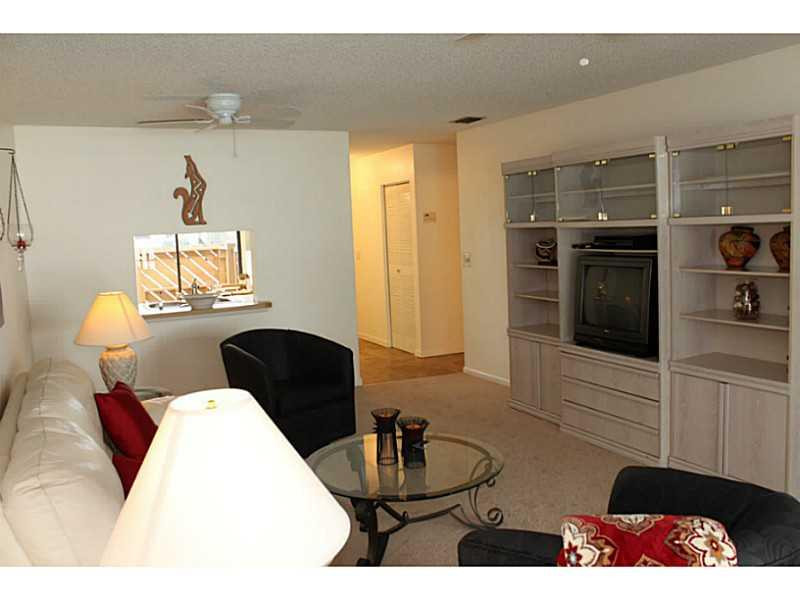 601 Banks Road, Unit 35 Margate, FL 33063 - Photo 17 of 35 Living Room