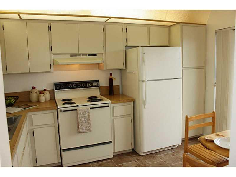 601 Banks Road, Unit 35 Margate, FL 33063 - Photo 5 of 35 Kitchen