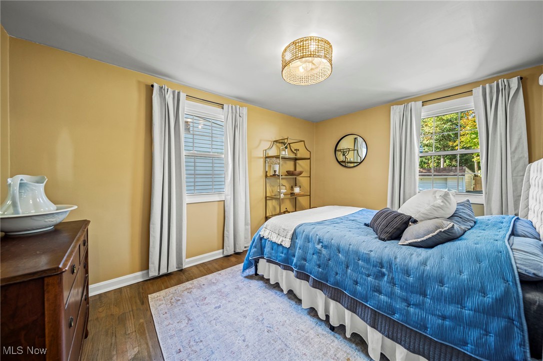 1054 Argonne Road Cleveland, OH 44121 - Photo 13 of 41