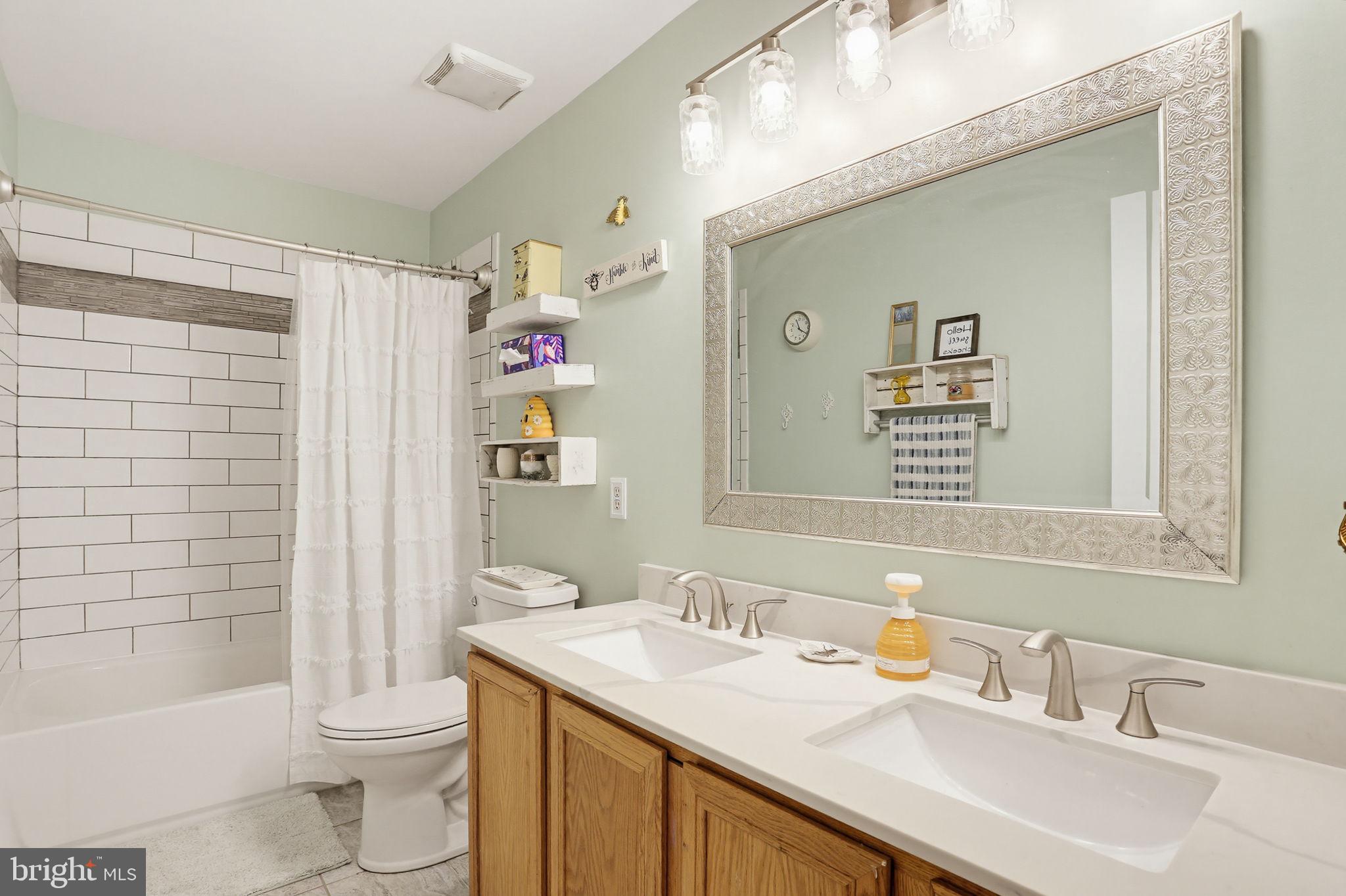 1512 Ringe Drive Severn, MD 21144 - Photo 20 of 44 Upper level full bathroom