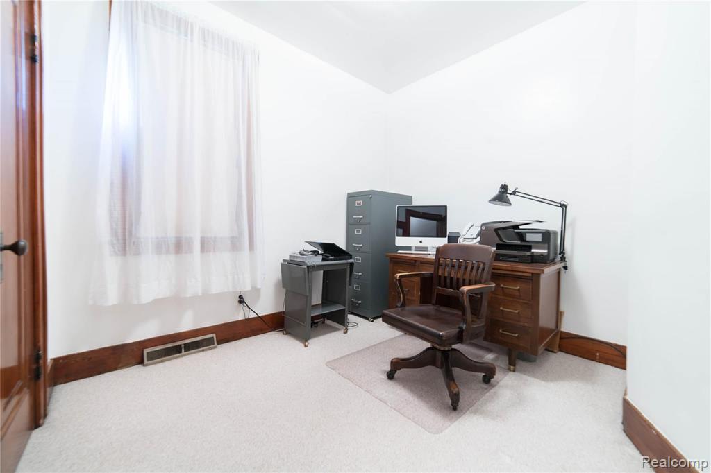 17178 Ryan Road Hamtramck, MI 48212 - Photo 19 of 25