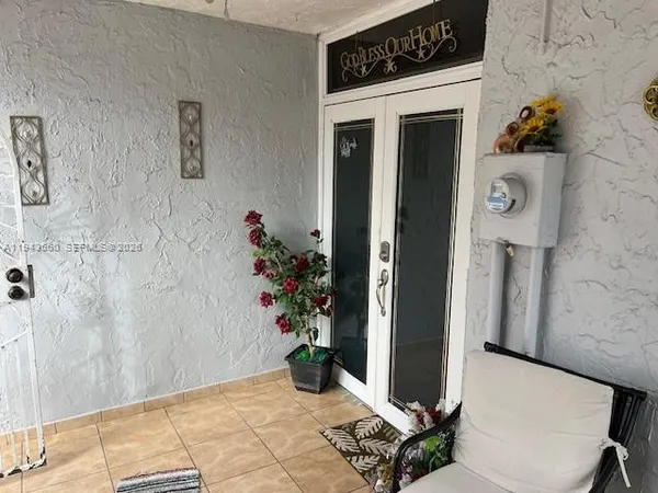 $450,000 | 4211 West 10th Lane, Hialeah, FL 33012