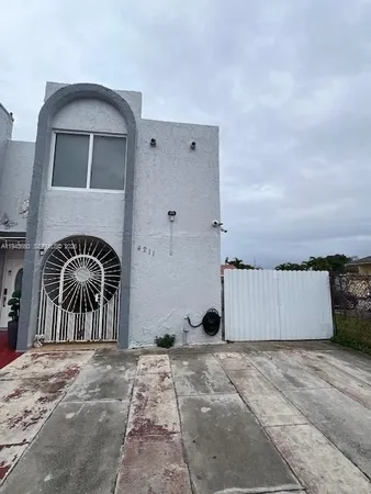 $450,000 | 4211 West 10th Lane, Hialeah, FL 33012