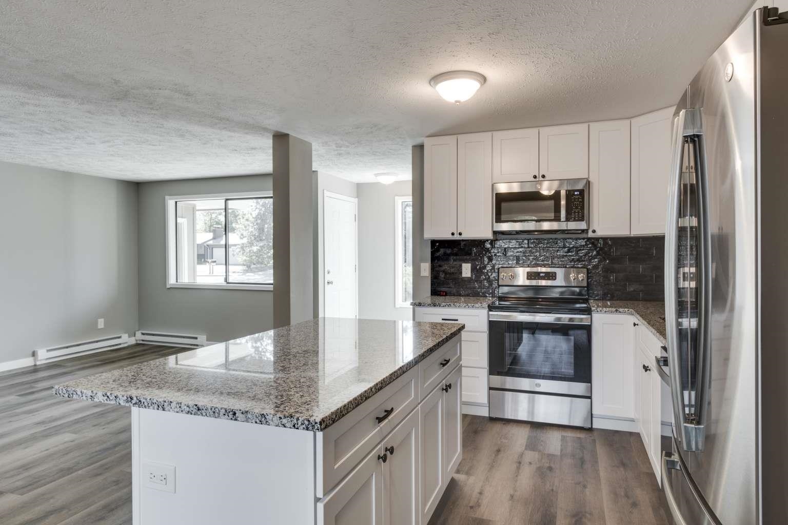 2407 South University Road Spokane Valley, WA 99206 - Photo 12 of 43 Gallery Image 12