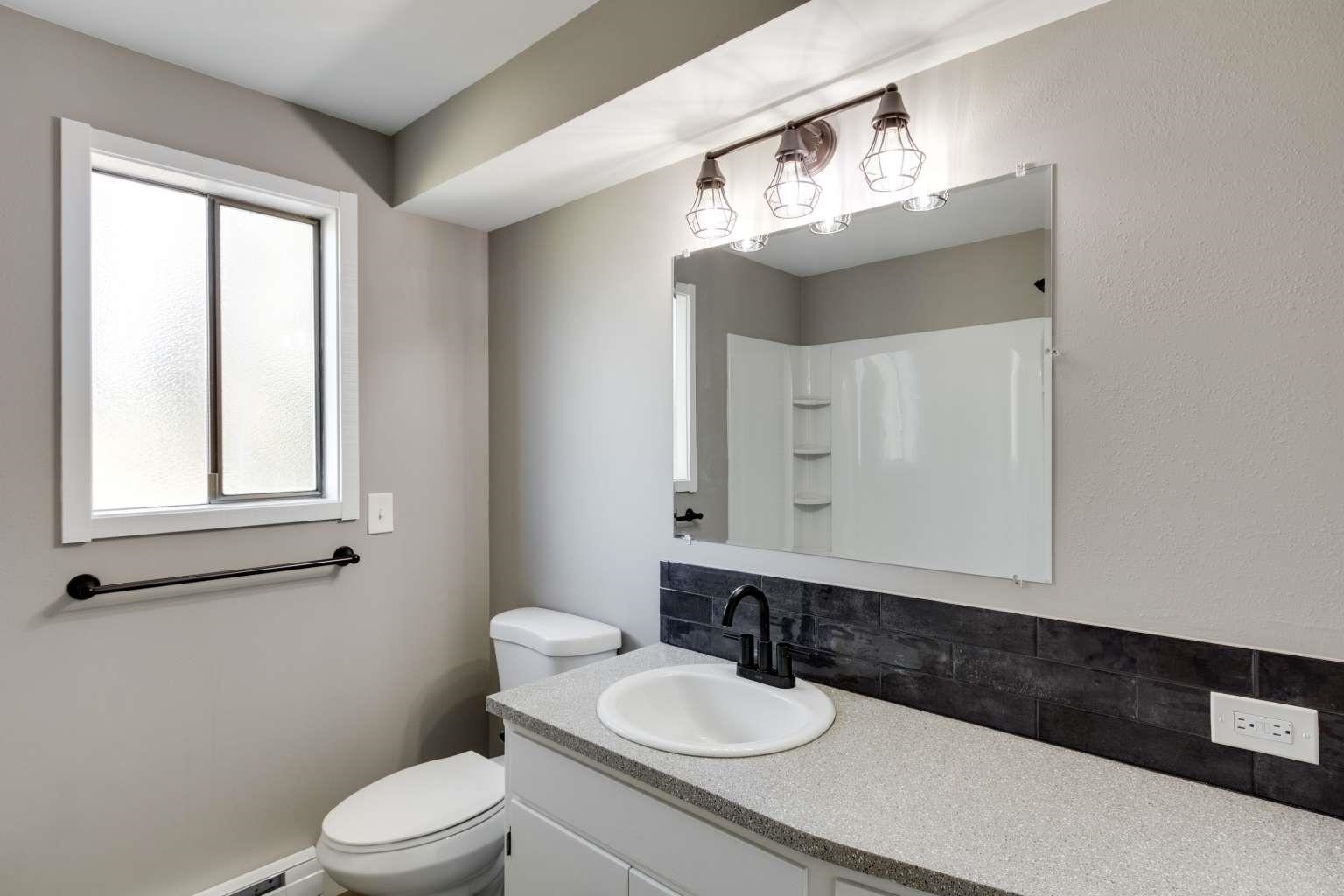 2407 South University Road Spokane Valley, WA 99206 - Photo 21 of 43 Gallery Image 21