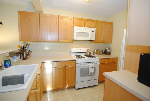 $3,000 | 81 Barrington Avenue, Nashua, NH 03062