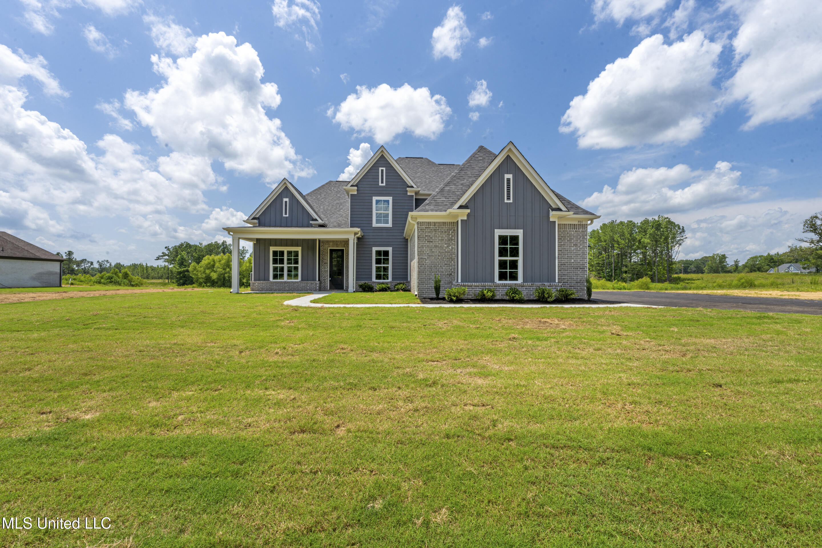 701 Fogg Road North Lake Cormorant, MS 38641 - Photo 1 of 37 DSC02954