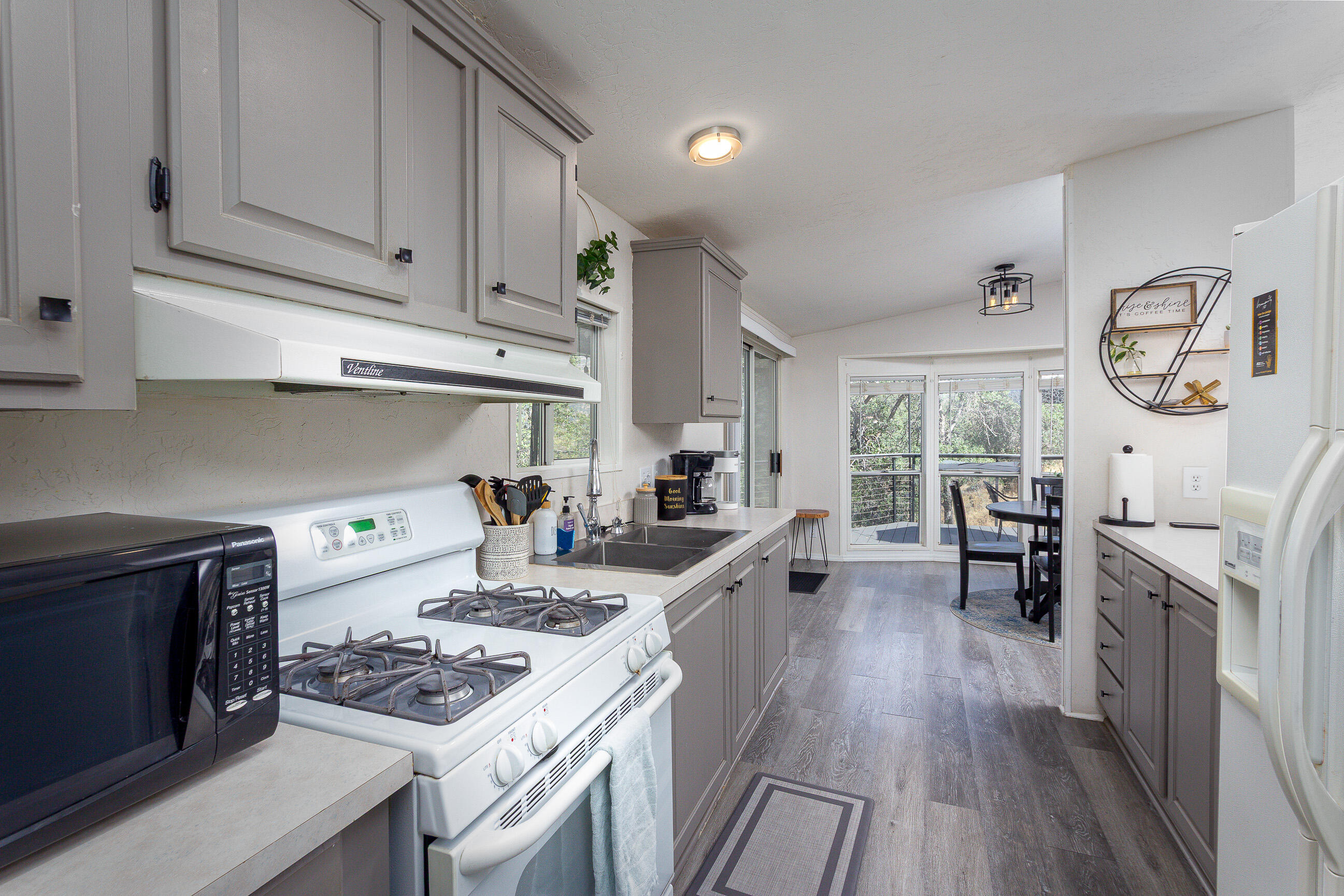 43747 Oak Drive Three Rivers, CA 93271 - Photo 4 of 24 IMG_0135-Edit