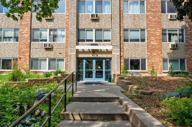 $1,575 | 4400 Upton Avenue South, Unit 405, Minneapolis, MN 55410