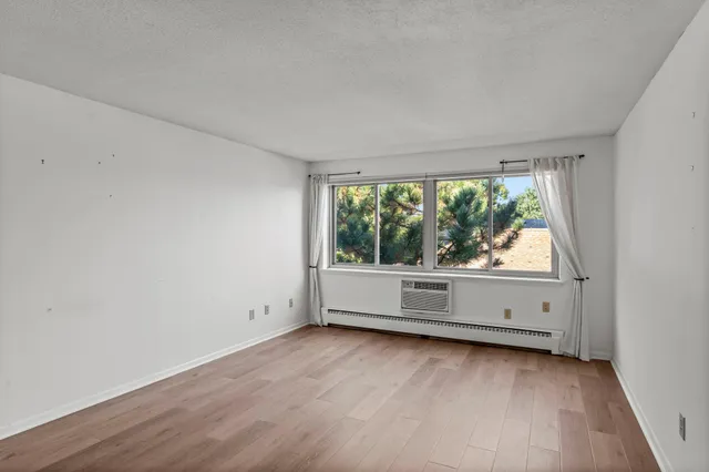 $1,575 | 4400 Upton Avenue South, Unit 405, Minneapolis, MN 55410