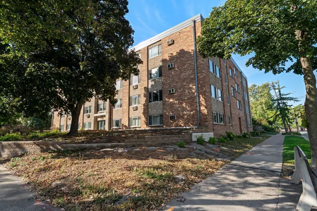 $1,575 | 4400 Upton Avenue South, Unit 405, Minneapolis, MN 55410