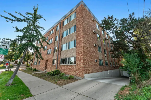 $1,575 | 4400 Upton Avenue South, Unit 405, Minneapolis, MN 55410