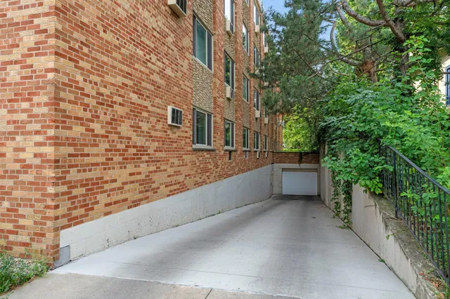 $1,575 | 4400 Upton Avenue South, Unit 405, Minneapolis, MN 55410