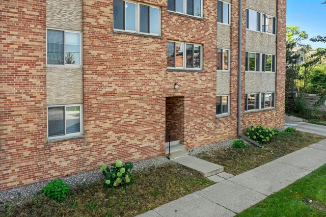 $1,575 | 4400 Upton Avenue South, Unit 405, Minneapolis, MN 55410