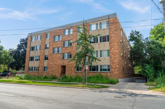 $1,575 | 4400 Upton Avenue South, Unit 405, Minneapolis, MN 55410