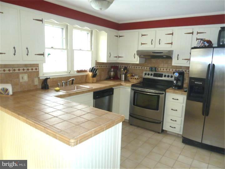 116 Partree Road Cherry Hill, NJ 08003 - Photo 6 of 17 Kitchen