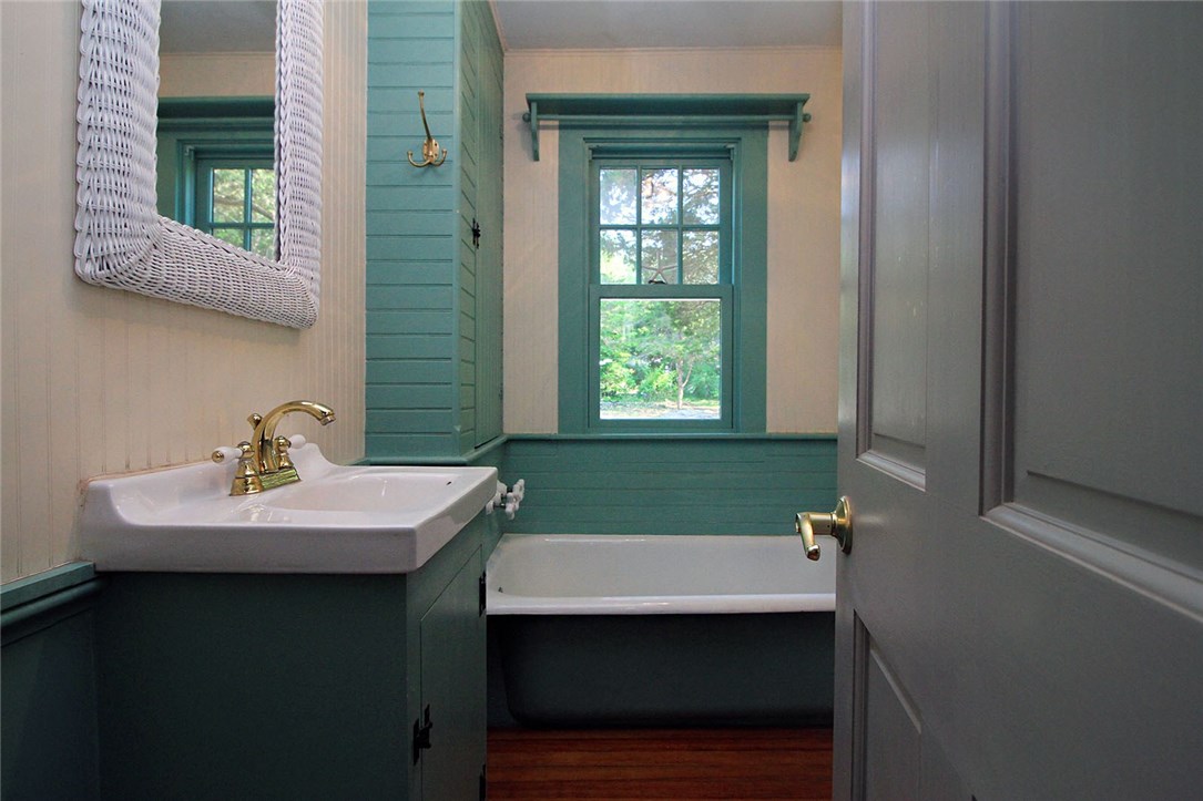 40 Wagner Road Westerly, RI 02891 - Photo 9 of 40 Original ironstone tub for relaxing baths!