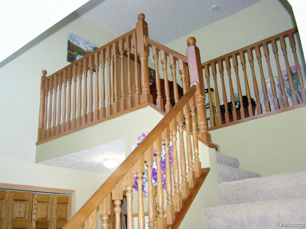 121 Amos Road Howell, MI 48843 - Photo 18 of 41 100_9226.jpg