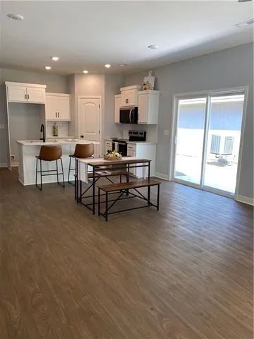 $229,900 | 320 East 2nd Street, Adrian, MO 64720