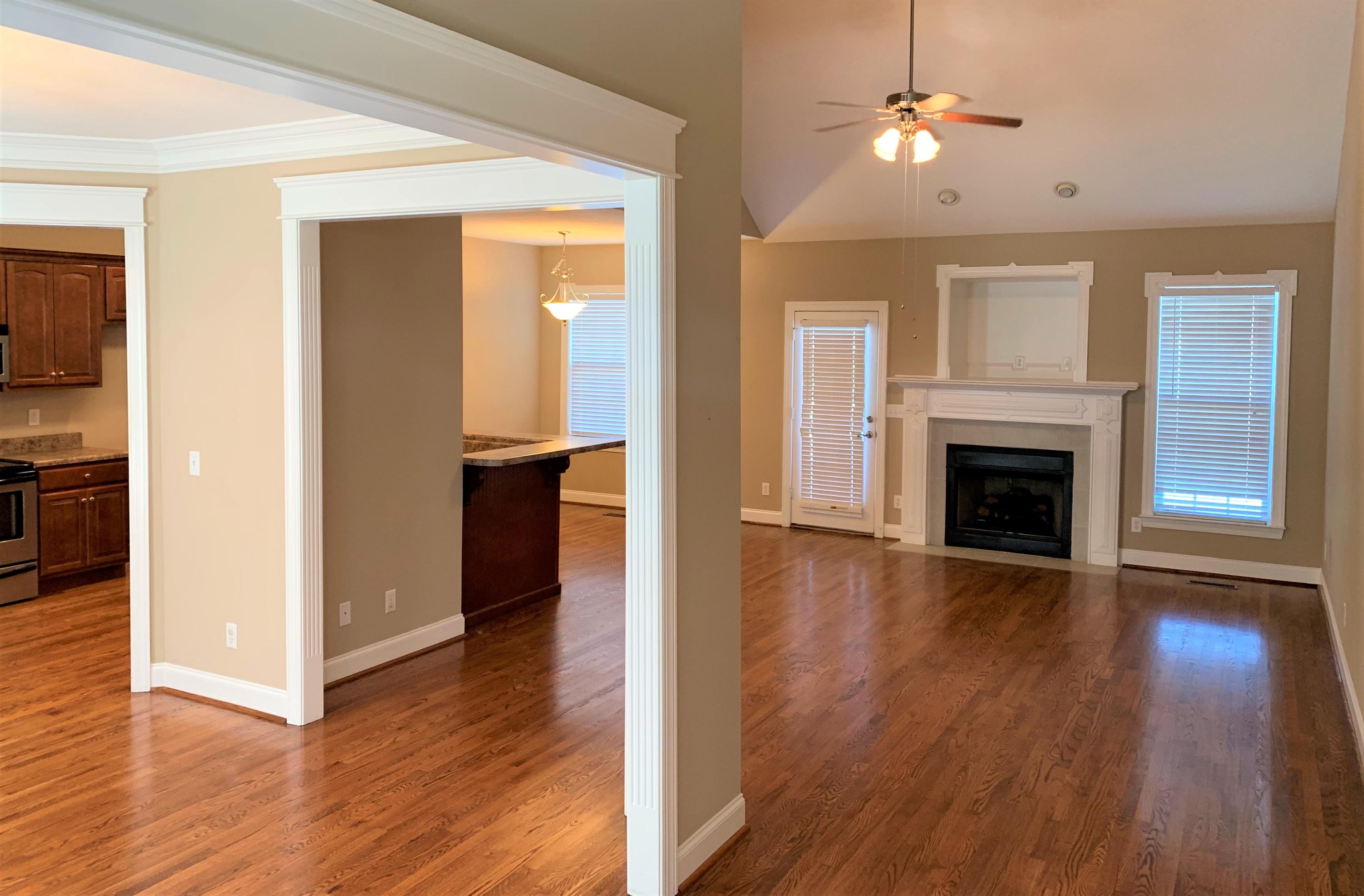 260 Hunting Ridge Foyer DR LR