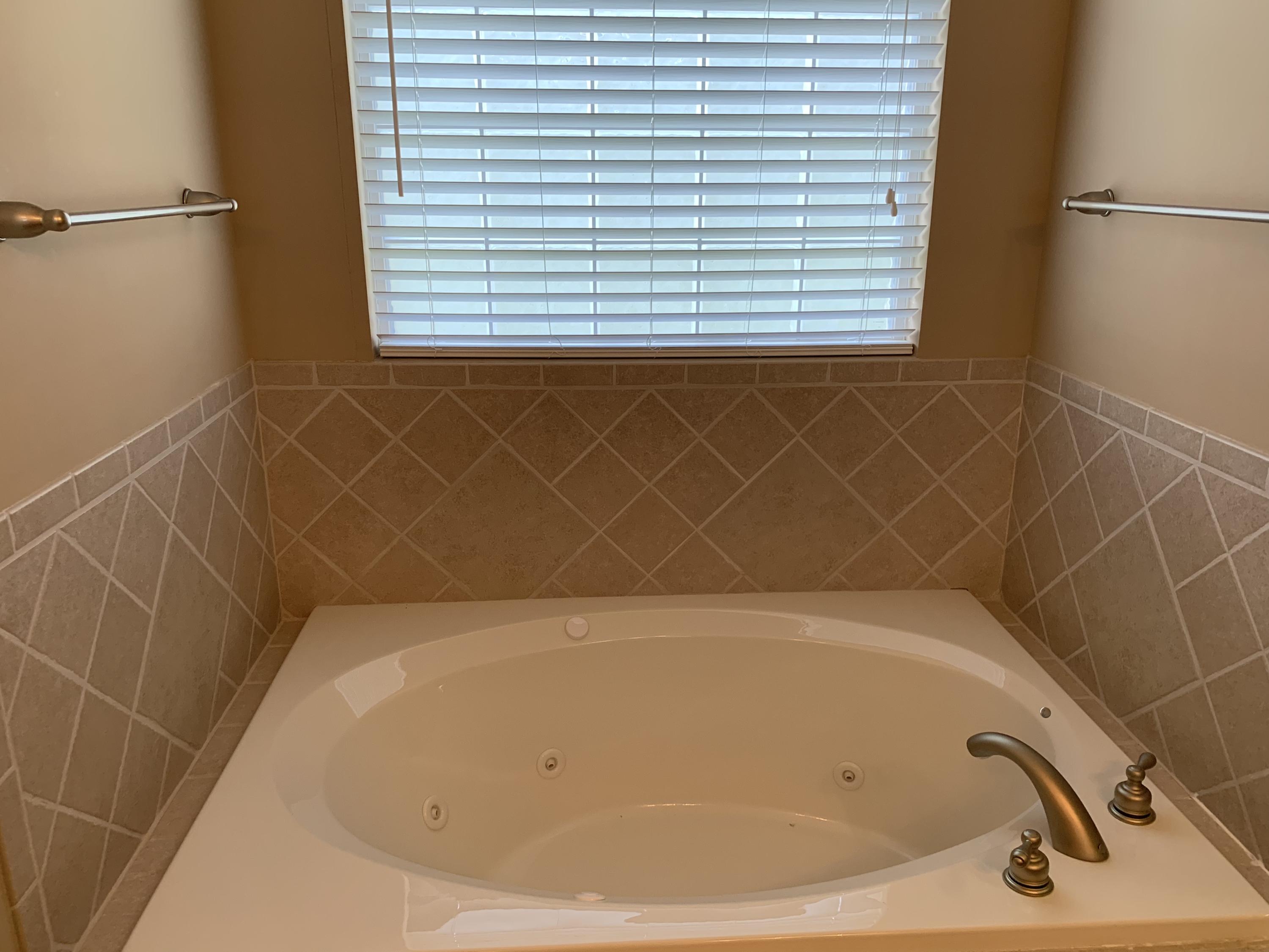260 Hunting Ridge Circle Rock Spring, GA 30739 - Photo 11 of 22 Jetted Tub