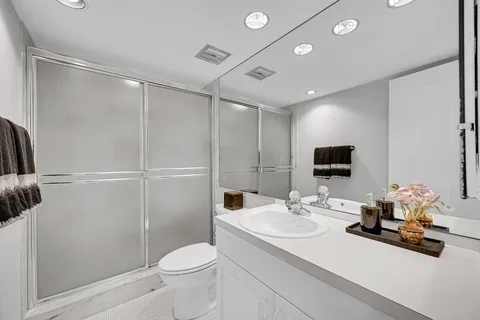 $799,900 | 701 East Camino Real, Unit 4B, Boca Raton, FL 33432