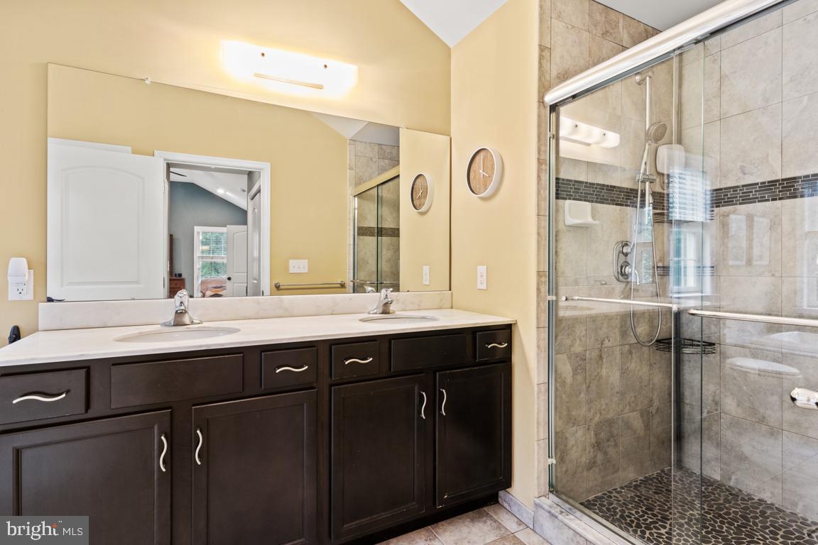647 Schwab Road Hatfield, PA 19440 - Photo 22 of 39 Primary bathroom