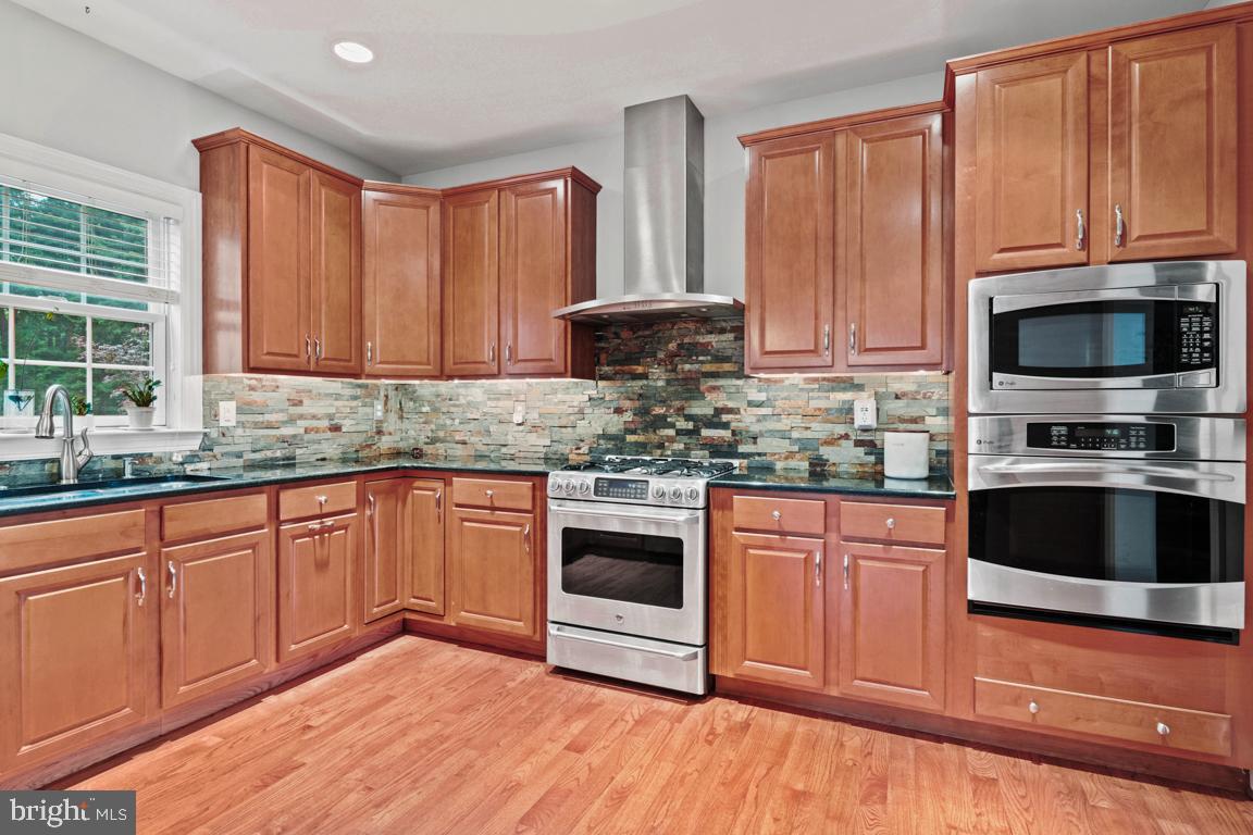 647 Schwab Road Hatfield, PA 19440 - Photo 7 of 39 5 burner gas range and additional wall oven