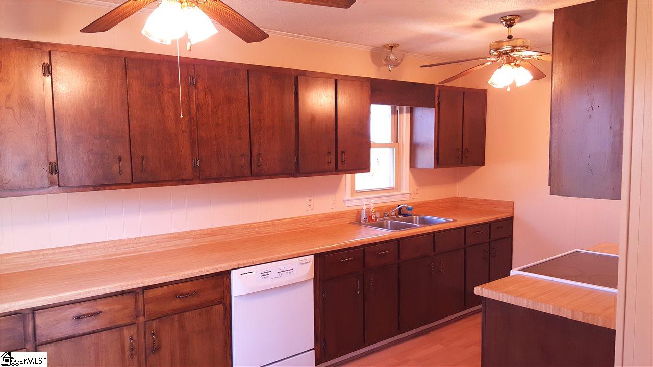410 Rotterdam Road Easley, SC 29640 - Photo 5 of 20 Gallery Image 5