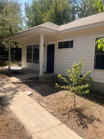 $1,900 | 2911 East 13th Street, Unit B, Austin, TX 78702