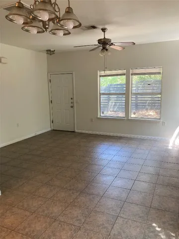 $1,900 | 2911 East 13th Street, Unit B, Austin, TX 78702