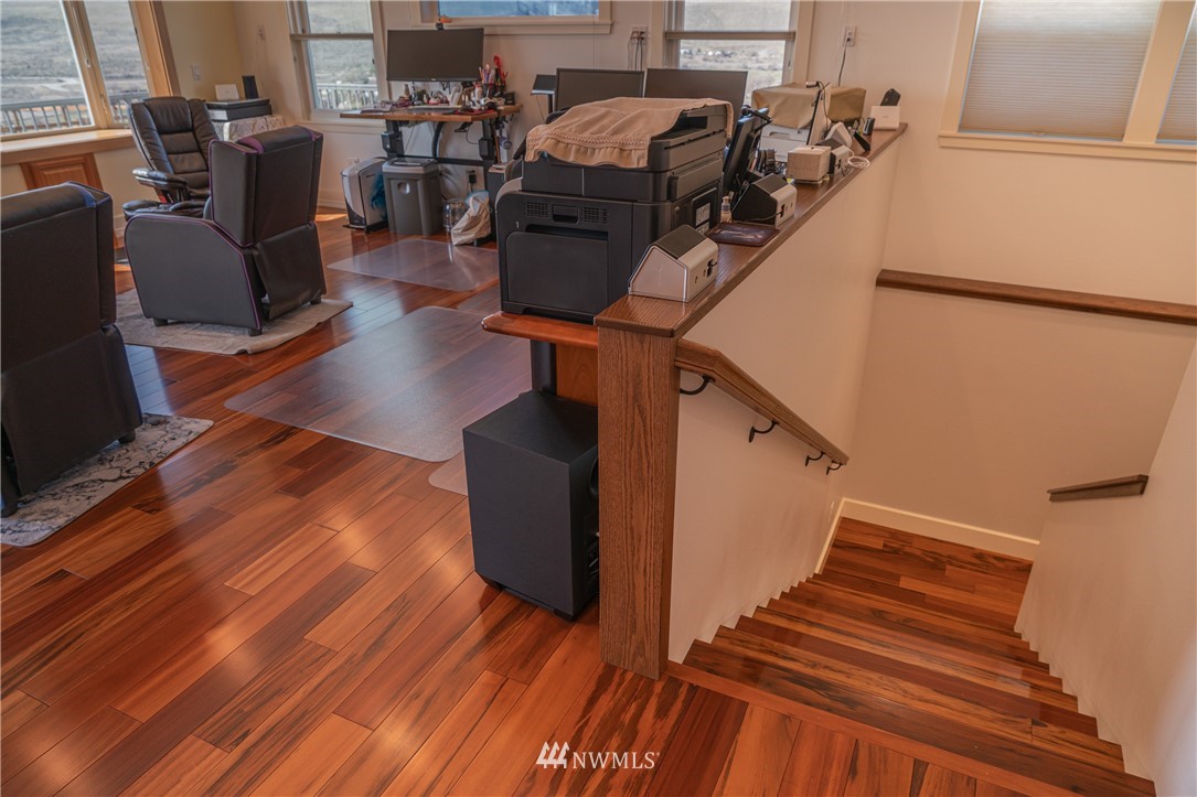 70 B Tunk Creek Road Riverside, WA 98849 - Photo 22 of 40 a view of entryway with wooden floor